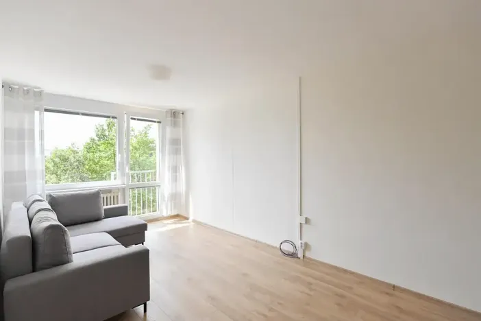 Pronájem bytu 2+kk, Praha - Kobylisy, Famfulíkova, 44 m2