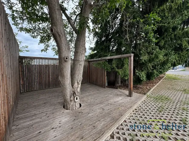 Pronájem kanceláře, Vestec, Vídeňská, 100 m2