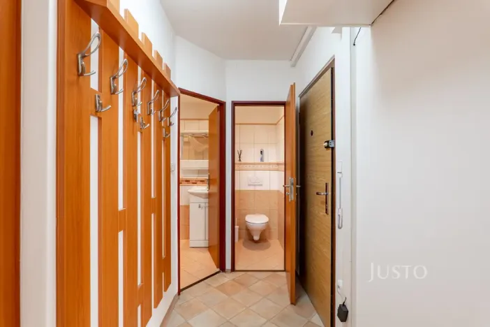 Pronájem bytu 3+kk, Praha - Petrovice, Rezlerova, 63 m2