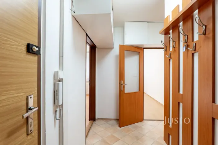 Pronájem bytu 3+kk, Praha - Petrovice, Rezlerova, 63 m2
