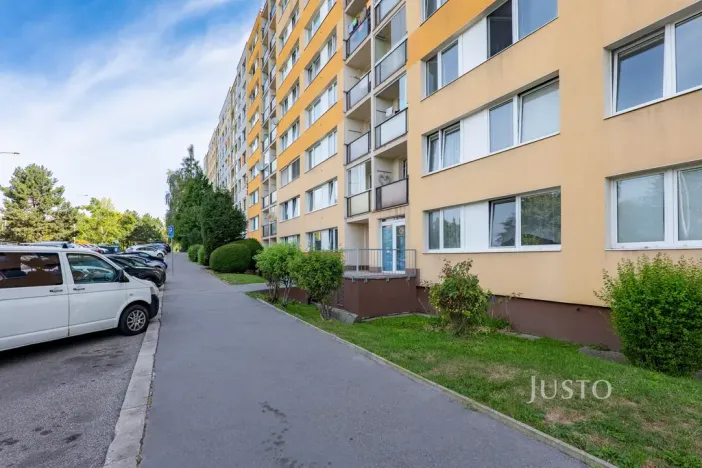 Pronájem bytu 3+kk, Praha - Petrovice, Rezlerova, 63 m2