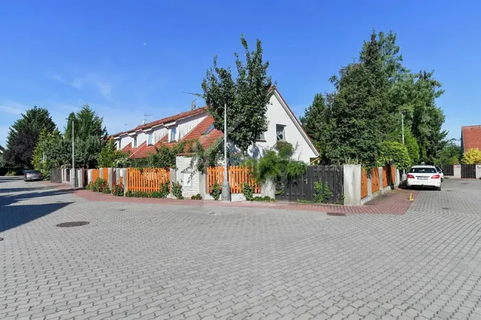 Pronájem rodinného domu, Praha - Dolní Chabry, Podhorská, 230 m2
