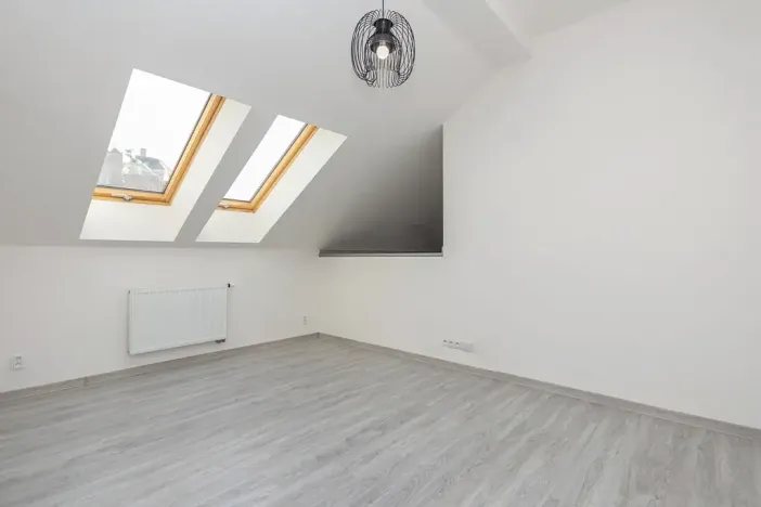 Pronájem bytu 1+kk, Praha - Vršovice, Košická, 35 m2