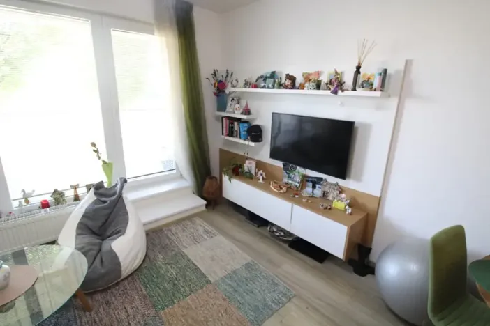 Pronájem bytu 2+kk, Praha - Uhříněves, Saturnova, 48 m2