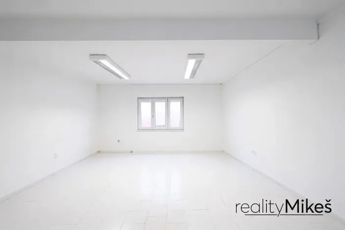 Pronájem obchodního prostoru, Liberec, Na Žižkově, 351 m2