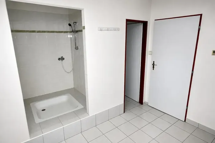 Prodej podílu rodinného domu, Vintířov, 200 m2