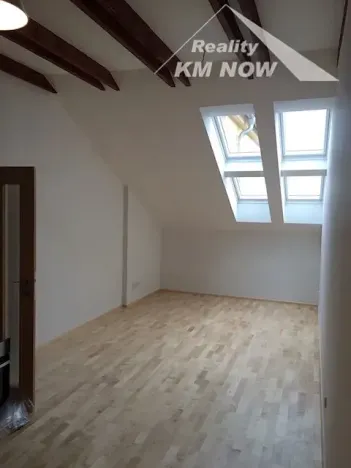 Pronájem bytu 2+kk, Kroměříž, 82 m2