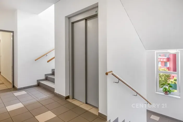Pronájem bytu 1+kk, Praha - Kyje, Sicherova, 33 m2