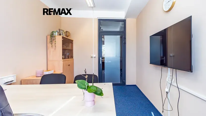 Pronájem kanceláře, Česká Lípa, Děčínská, 350 m2