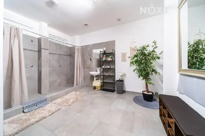 Pronájem obchodního prostoru, Karviná, Masarykovo nám., 165 m2