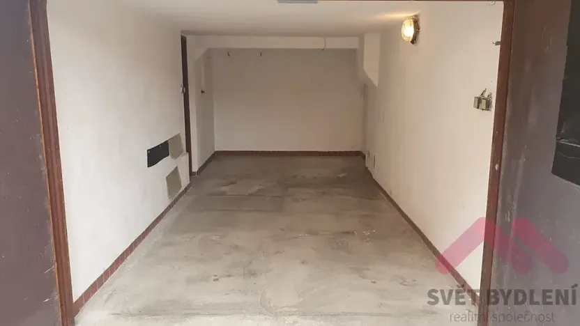 Pronájem garáže, Praha, Formanská, 12 m2