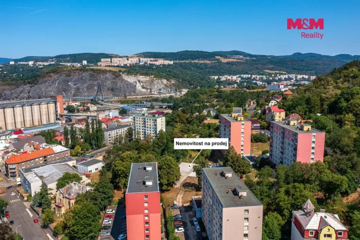 Prodej komerčního pozemku, Ústí nad Labem, Žukovova, 1706 m2