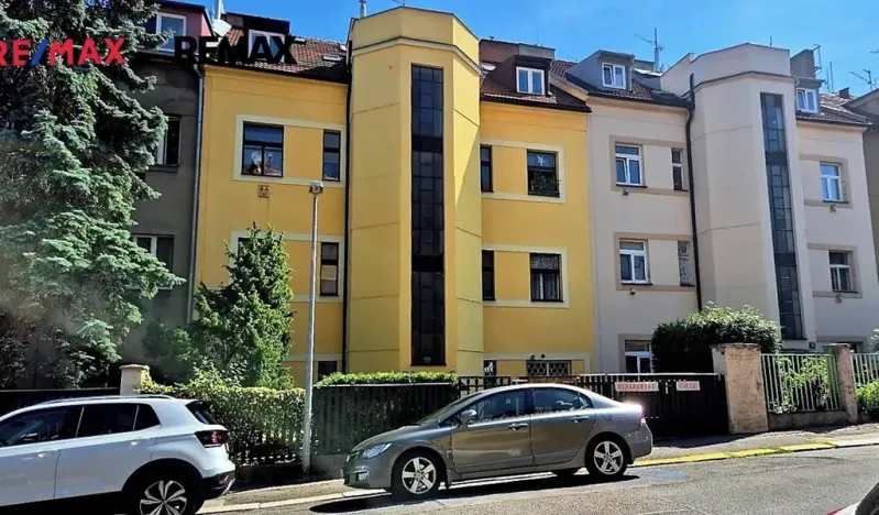 Pronájem bytu 1+1, Praha - Smíchov, Fráni Šrámka, 47 m2
