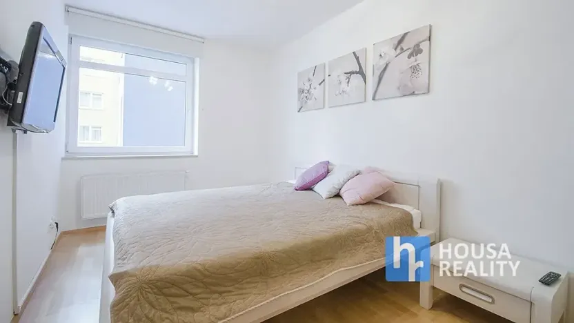 Pronájem bytu 2+kk, Praha - Vysočany, Nepilova, 50 m2