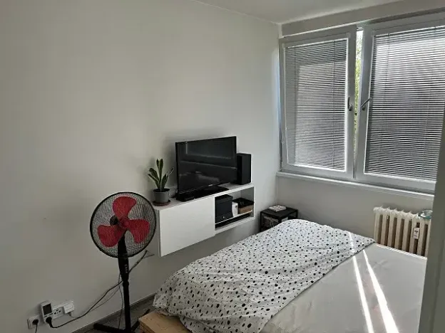 Pronájem bytu 1+1, Hradec Králové, Hradecká, 30 m2