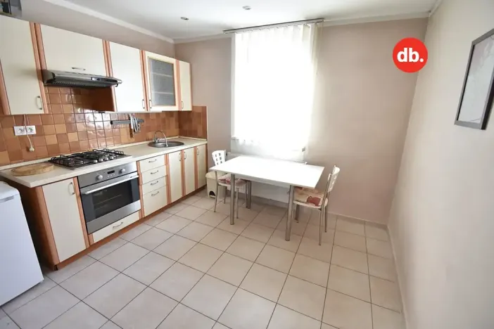 Prodej bytu 1+1, Karlovy Vary, Zeyerova, 35 m2