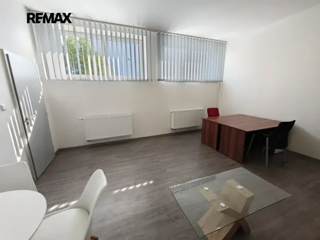 Pronájem kanceláře, Praha - Malešice, 65 m2