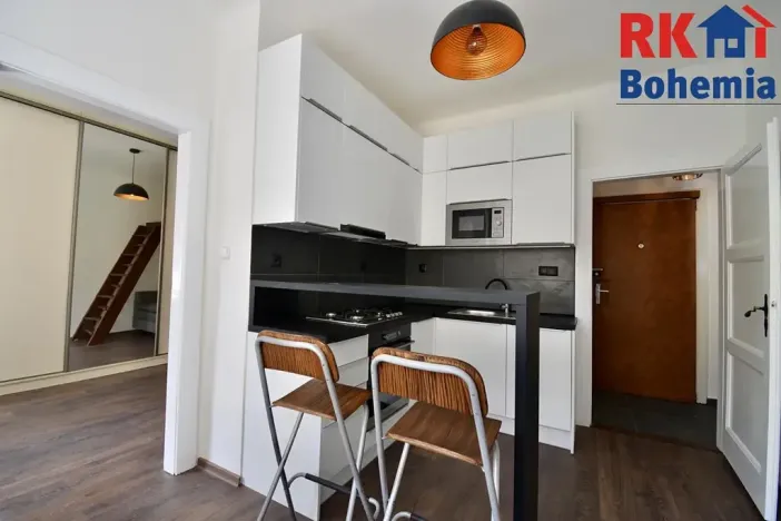 Pronájem bytu 1+1, Praha - Nusle, Nuselská, 42 m2