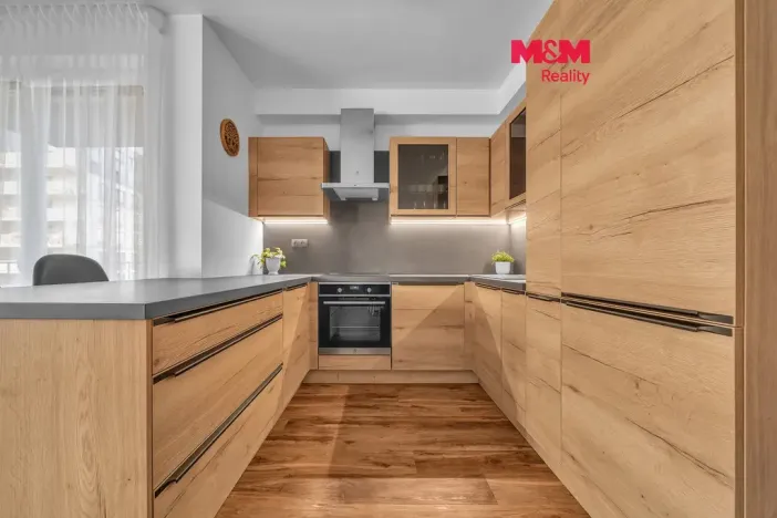 Pronájem bytu 2+kk, Pardubice - Zelené Předměstí, Pod Vinicí, 58 m2