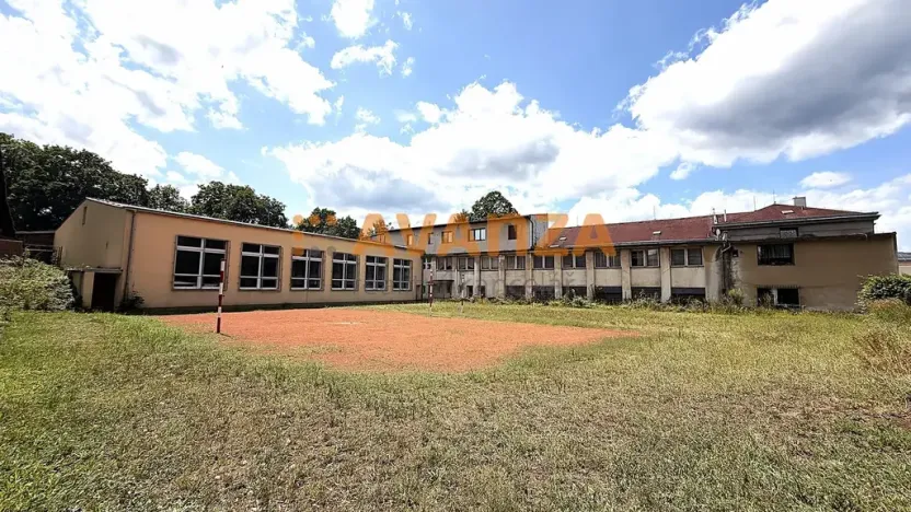 Prodej kanceláře, Děčín, Riegrova, 1200 m2