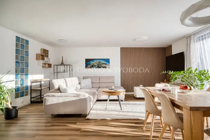 Prodej rodinného domu, Kamenice nad Lipou, Dobšova, 215 m2