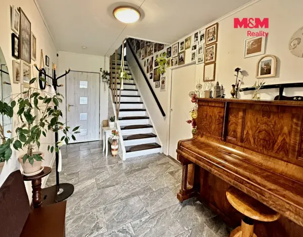 Prodej rodinného domu, Žatec - Bezděkov, 218 m2