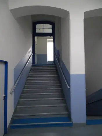 Pronájem obchodního prostoru, Šternberk, Nádražní, 400 m2