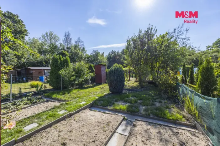 Prodej zahrady, Rybitví, 185 m2