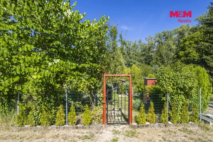 Prodej zahrady, Rybitví, 185 m2