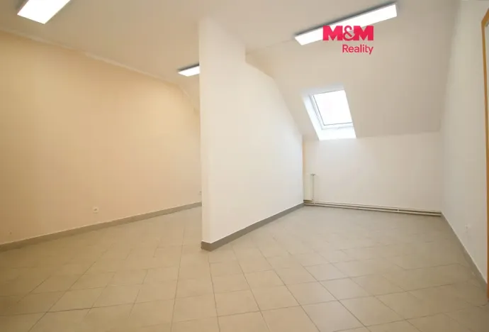 Pronájem obchodního prostoru, Chlumec nad Cidlinou - Chlumec nad Cidlinou IV, Kozelkova, 24 m2