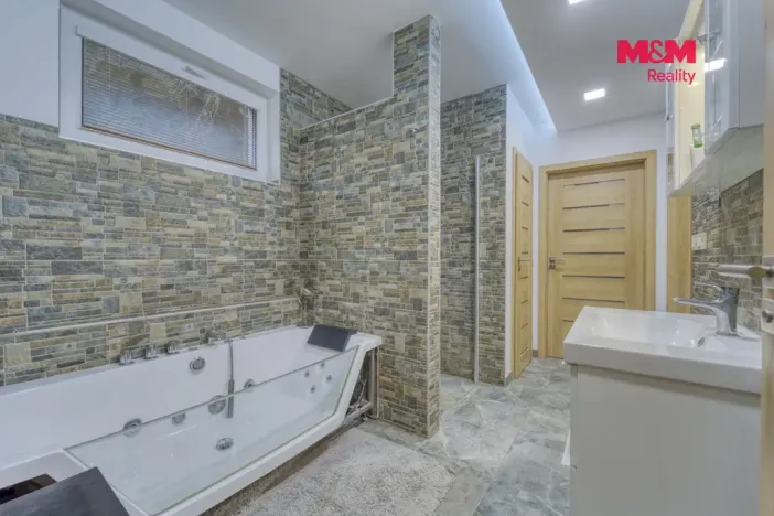 Prodej rodinného domu, Zápy, 181 m2