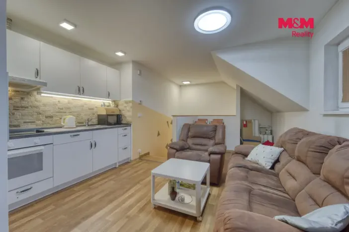 Prodej rodinného domu, Zápy, 181 m2