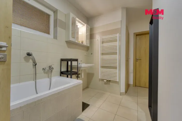 Prodej rodinného domu, Zápy, 181 m2
