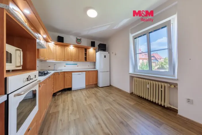Prodej bytu 3+1, Karlovy Vary, Jiráskova, 74 m2