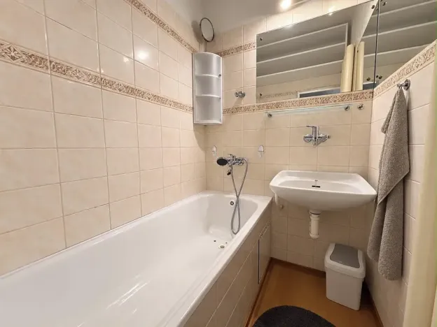 Pronájem bytu 2+1, Praha - Kobylisy, Březiněveská, 80 m2