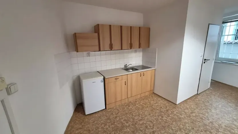 Pronájem bytu 1+1, Praha - Vinohrady, Vinohradská, 49 m2
