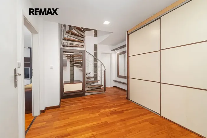 Prodej bytu 3+kk, Praha - Holešovice, Dobrovského, 107 m2