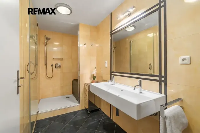 Prodej bytu 3+kk, Praha - Holešovice, Dobrovského, 107 m2