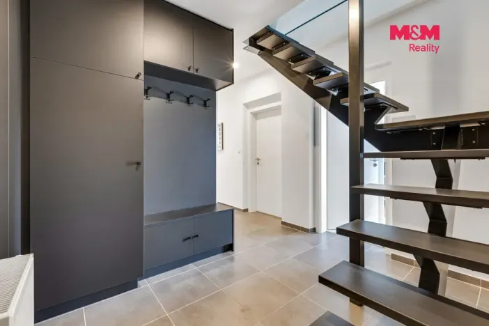 Prodej bytu 4+kk, Králův Dvůr - Levín, Na Lucberku, 141 m2