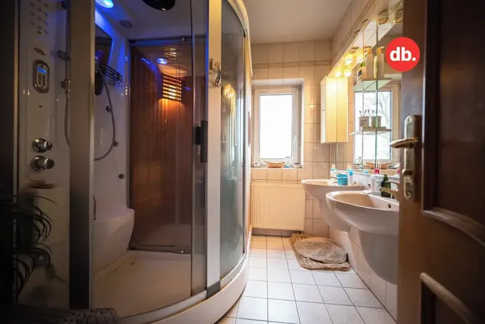 Prodej rodinného domu, Karlovy Vary, Vančurova, 260 m2
