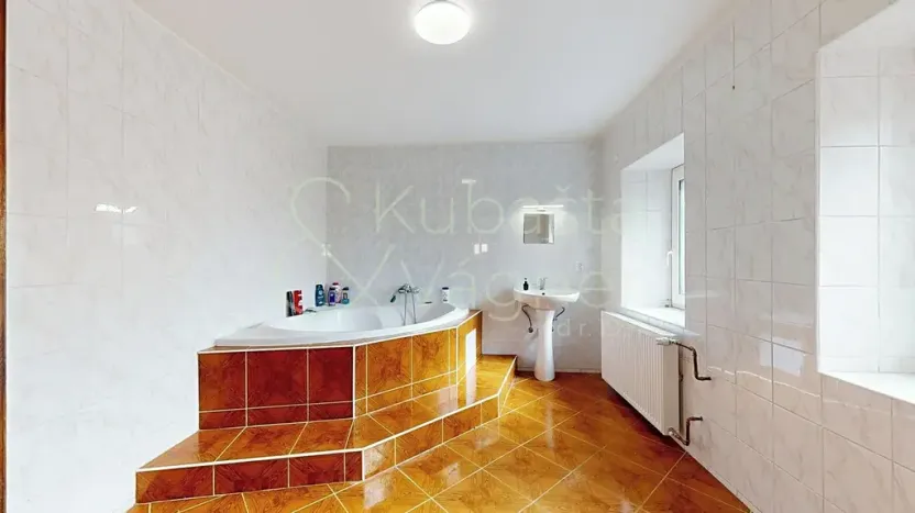 Prodej rodinného domu, Chroustovice, náměstí Josefa Haška, 205 m2