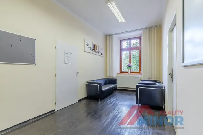 Pronájem ordinace, Slaný, Masarykovo náměstí, 69 m2