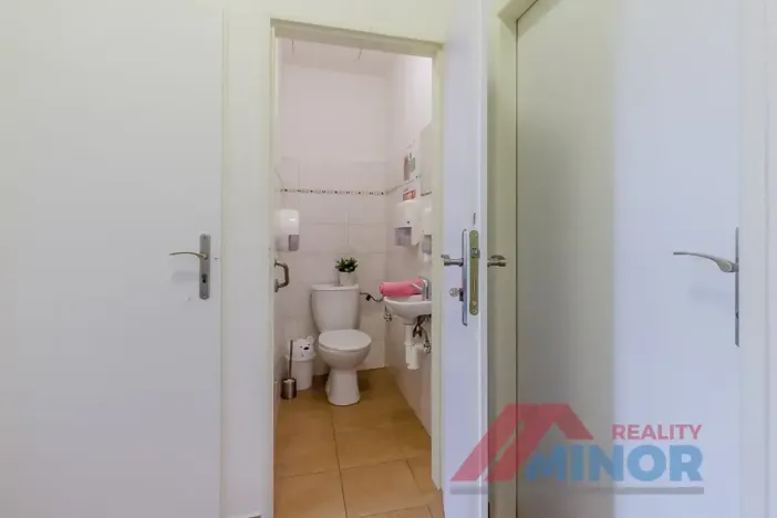 Pronájem ordinace, Slaný, Masarykovo náměstí, 69 m2