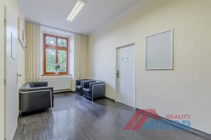 Pronájem ordinace, Slaný, Masarykovo náměstí, 69 m2