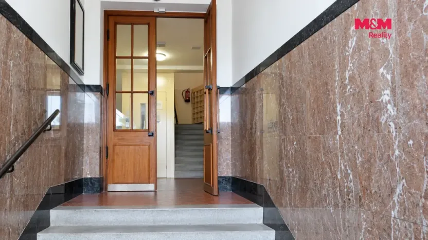 Pronájem bytu 1+kk, Praha - Holešovice, Bubenská, 21 m2