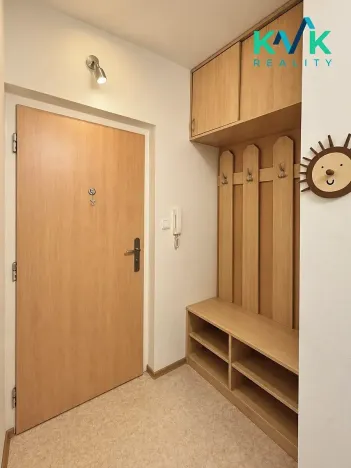 Prodej bytu 3+1, Ostrov, Kollárova, 68 m2