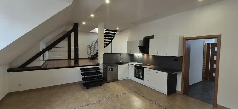Pronájem atypického bytu, Česká Lípa, 147 m2