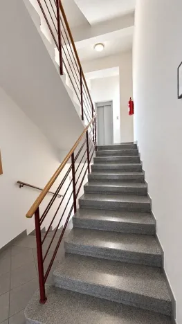 Pronájem kanceláře, Hradec Králové, Kollárova, 116 m2