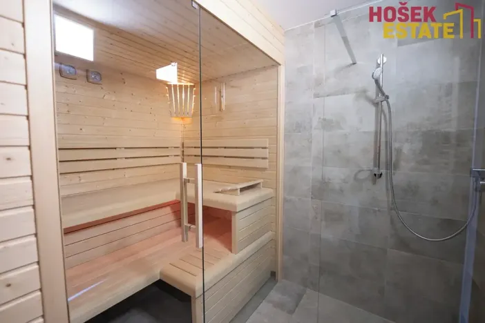 Prodej rodinného domu, Holubice, 240 m2