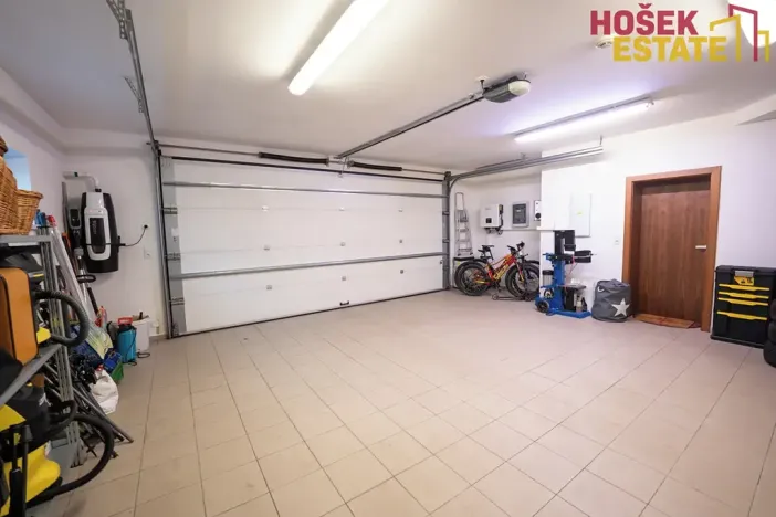 Prodej rodinného domu, Holubice, 240 m2